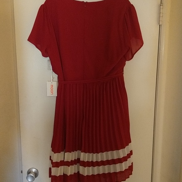 Modcloth Pleated Dress - Picture 3 of 3